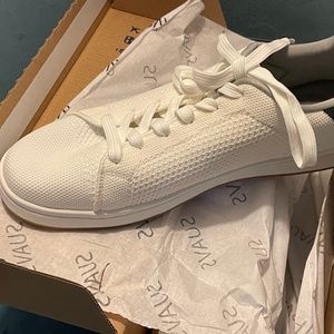 SUAVS The Classic White Sneaker with Black Trim size 9